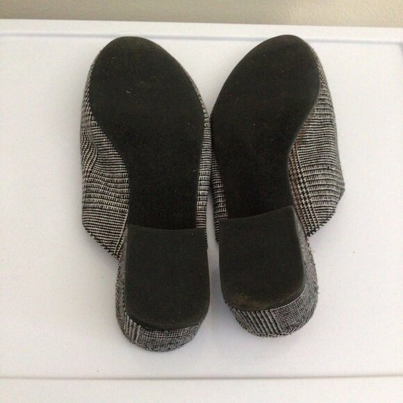 GAP Black and White Mules - Picture 7 of 9
